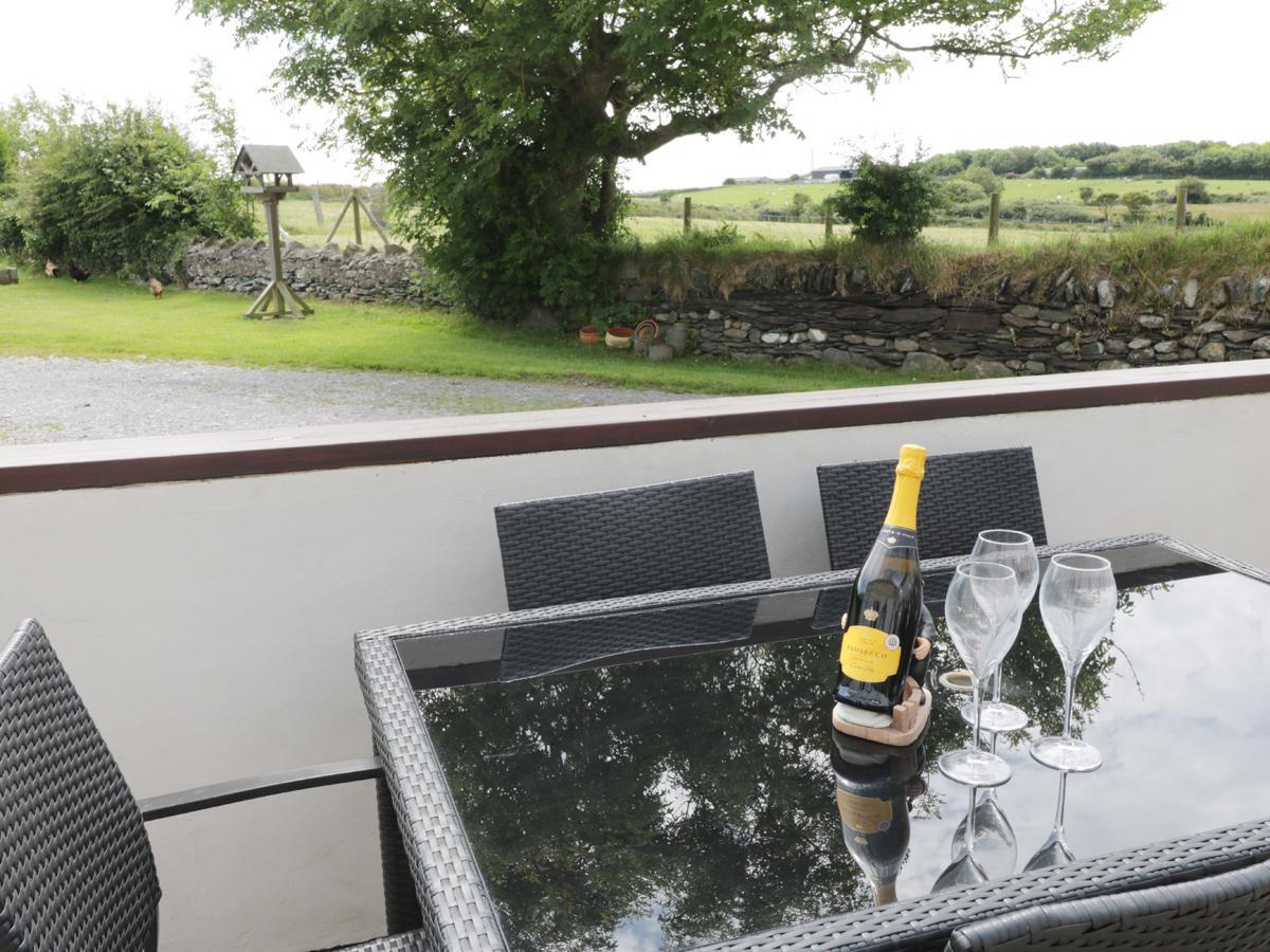 Bodegri Cottage Llanfflewyn Buitenkant foto